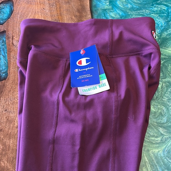 Champion Burgundy Bike Shorts with Side pocket, Size Small New with tags - Picture 4 of 7